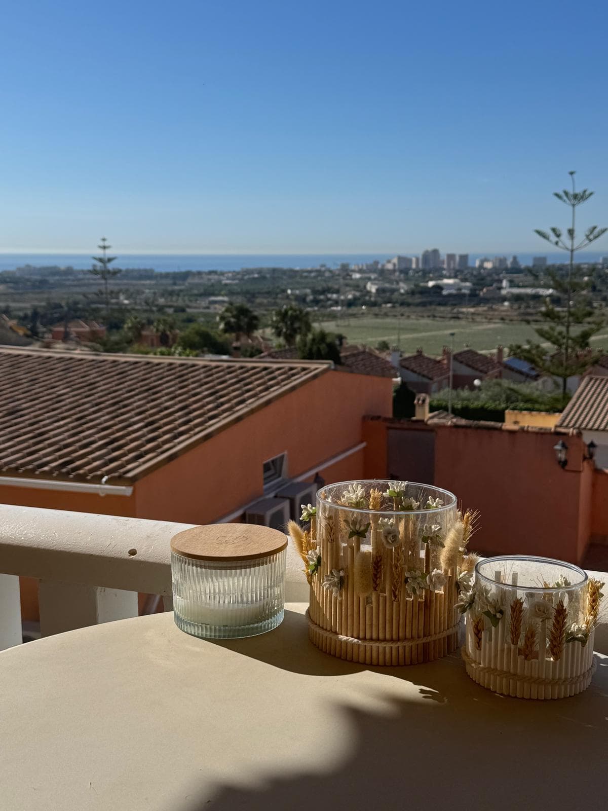 Vue depuis le balcon vers Bonalba-Cotoveta et la mer
